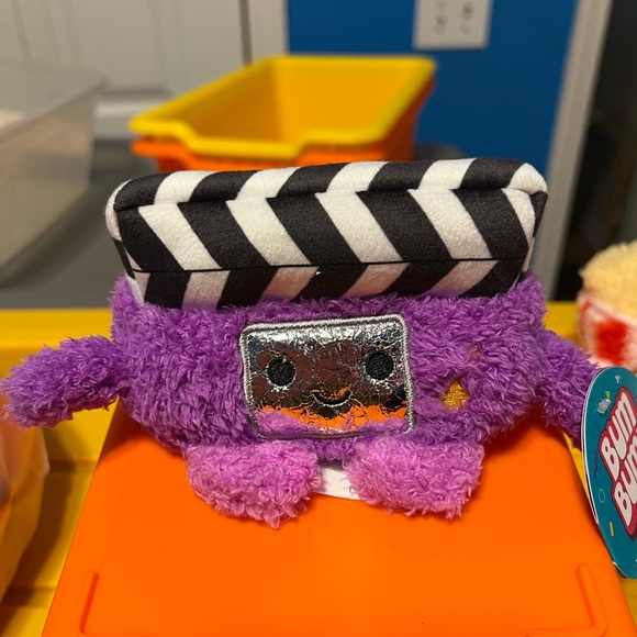 BumBumz 4.5" MovieBumz Connie the Clapperboard, Plush Toy - Picture 1 of 6